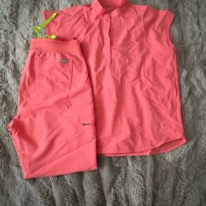 Figs Coral Women's Scrub Set